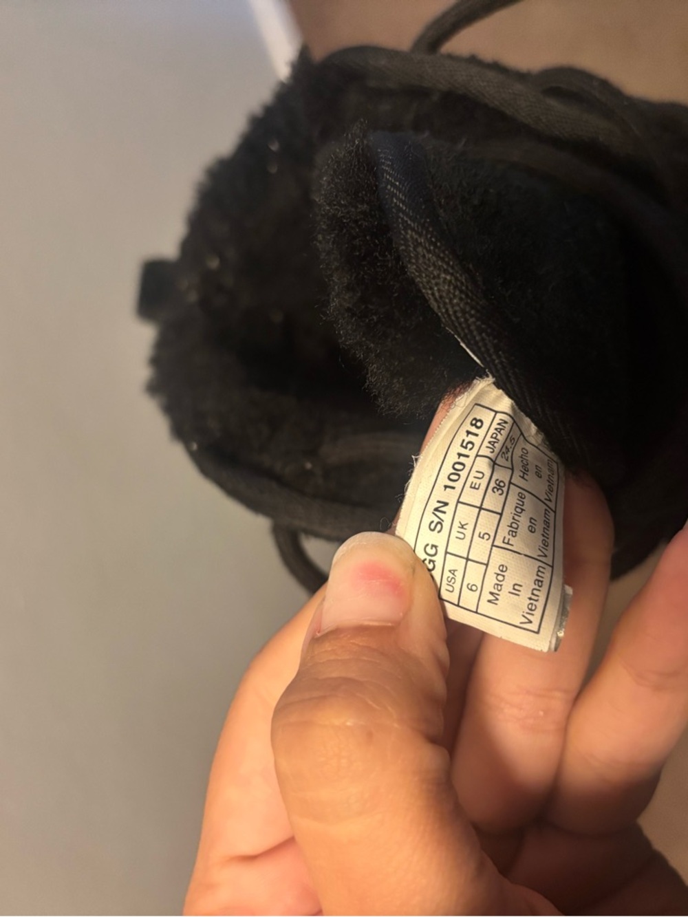 Uggs - Picture 4 of 5